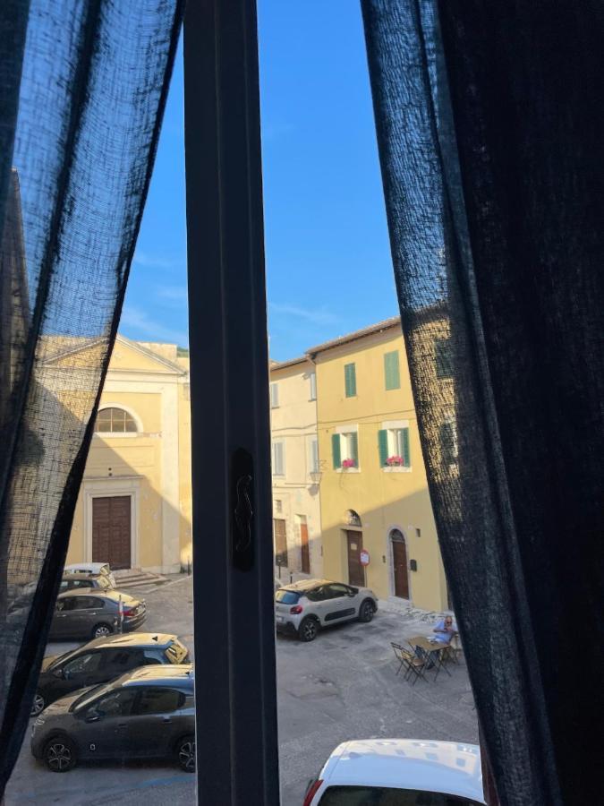 Bhr - Appartamento Dell'Anfiteatro سبوليتو المظهر الخارجي الصورة